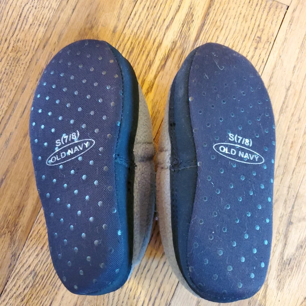 Vintage Boys' Old Navy grey fleece snowboarding slippers Size S (7/8)